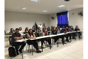 Palestra no Colégio Sagrada Família sobre missão e valores. Educar é construir vidas! Educadores comprometidos com a formação integral de seus alunos. Obrigado pelo acolhimento!