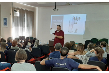 Palestra no Colégio LaSalle. Tema: "Educação 4.0, o caminho que se faz caminhando". Educadores com corações e mentes abertas para inovar. Colégio de altíssimo nível! Obrigado pela partilha!